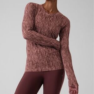 Athleta Flurry Element Top Long Sleeve Textured Print Rosewood Burgundy Women S
